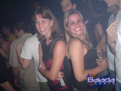 Balada: Fotos de Segunda-feira, feriado, na e-muzik