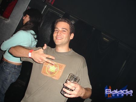 Balada: Fotos de quinta-feira no e-muzik