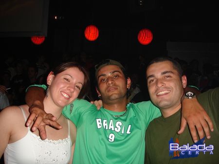 Balada: Fotos de quinta-feira no e-muzik