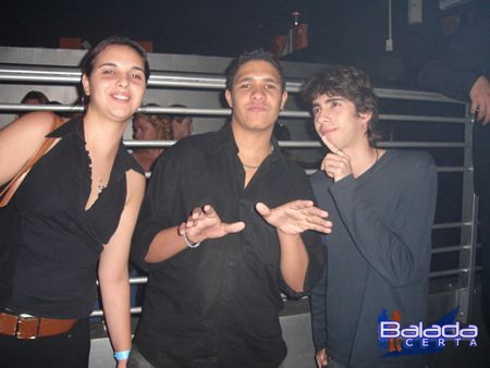 Balada: Fotos de quinta-feira na e-muzik