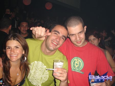 Balada: Fotos de quinta-feira na e-muzik