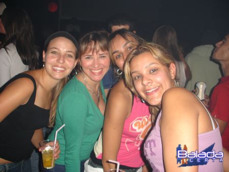 Balada: Fotos de quinta-feira na e-muzik