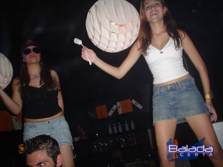 Balada: Fotos de segunda-feira, vspera de feriado na e-muzik