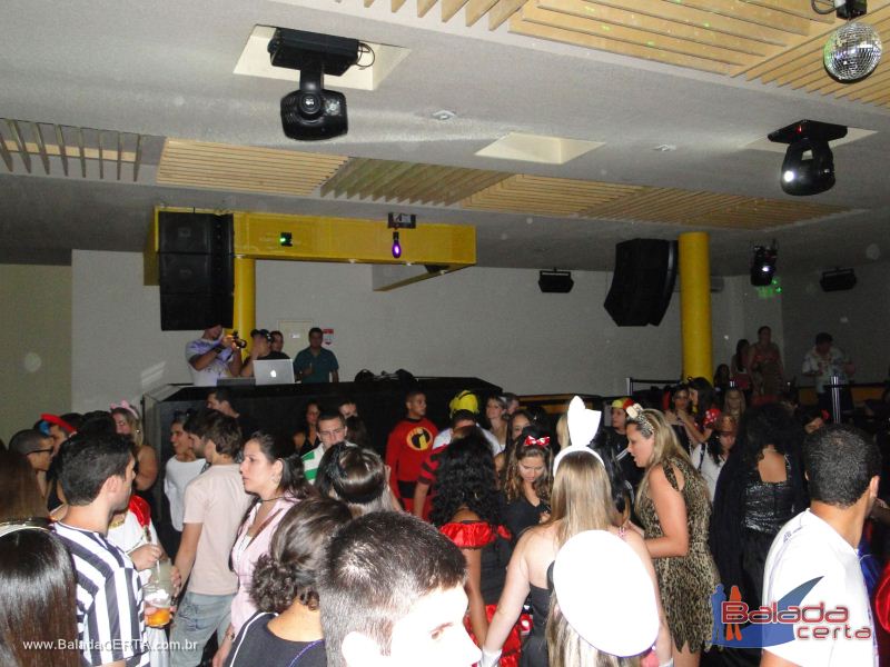 Balada: Fotos da festa a fantasia no bano em So Paulo/SP