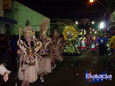 Balada: Fotos na Flash Moon e Carnaval de rua em Brotas/SP