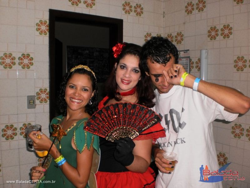 Balada: Fotos da festa a fantasia na Repblica Chaparral em Ouro Preto/MG