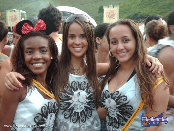 Balada: Fotos do carnaval em Ouro Preto 2009 com o Bloco do Caixo e Show do Monobloco