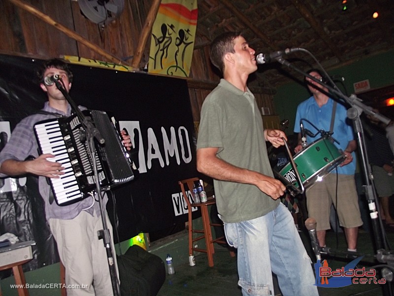 Balada: Fotos de tera-feira na De Raiz com a Banda Vamo Q Vamo em Floripa/SC