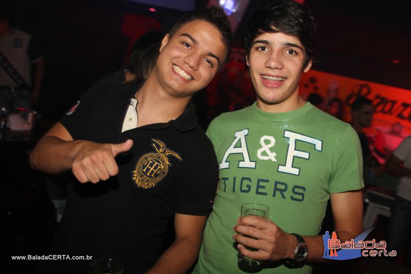 Balada: Fotos de Sexta no Brazucas Bar com Guilherme & Giulliano - guas Claras - DF