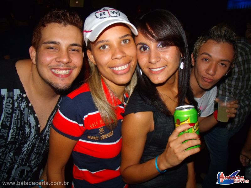 Balada: Fotos de Sexta na Weekend