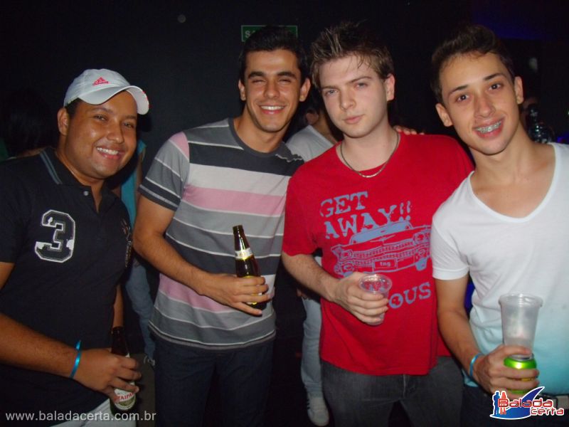 Balada: Fotos de Sexta na Weekend