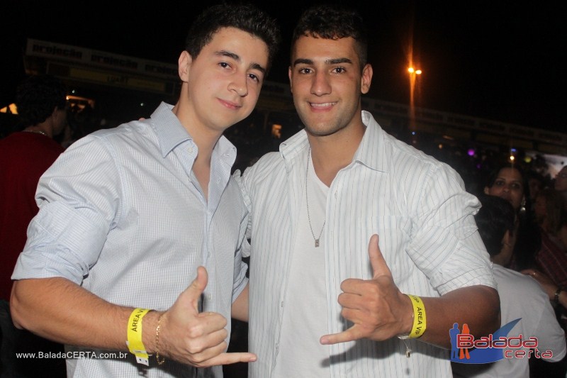 Balada: Granja 2011 - Alexandre Peixe e Gusttavo Lima