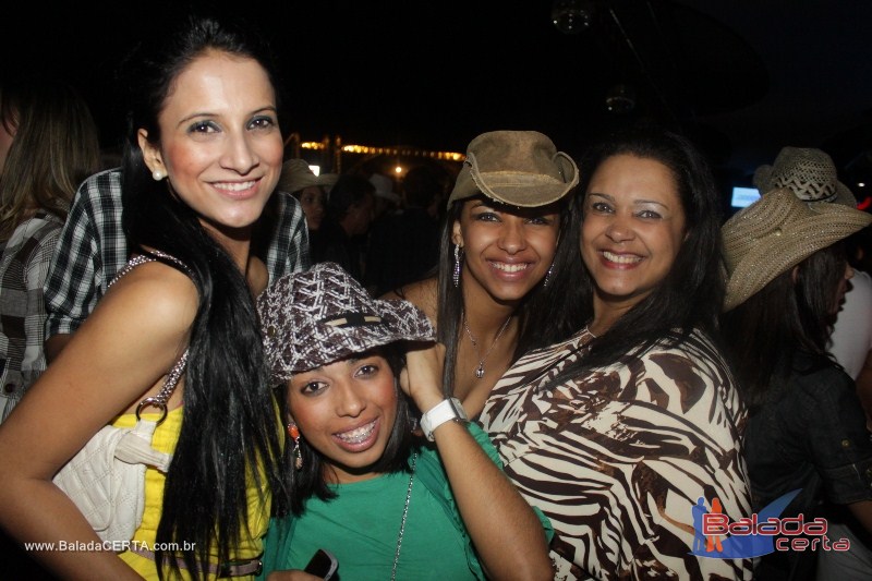 Balada: Granja 2011 - Alexandre Peixe e Gusttavo Lima