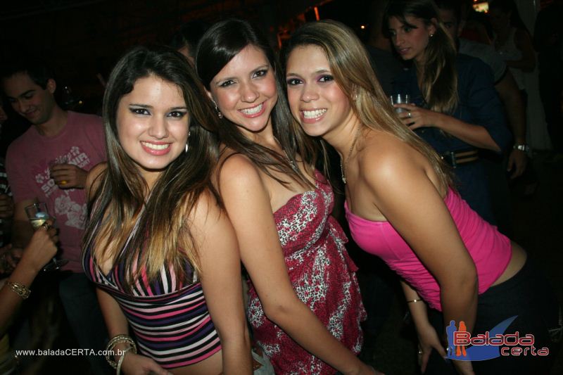 Balada: Fotos de Sexta na Plataforma do Choop na Cidade do Automovel - DF
