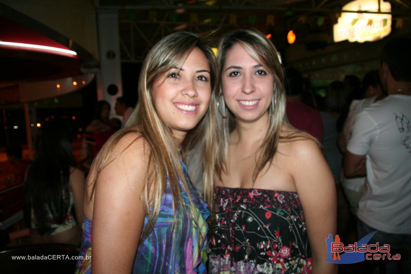 Balada: Fotos de domingo na 1 Galinhada Sertaneja na Plataforma do Choop - DF