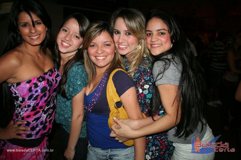 Balada: Fotos de domingo na 1 Galinhada Sertaneja na Plataforma do Choop - DF
