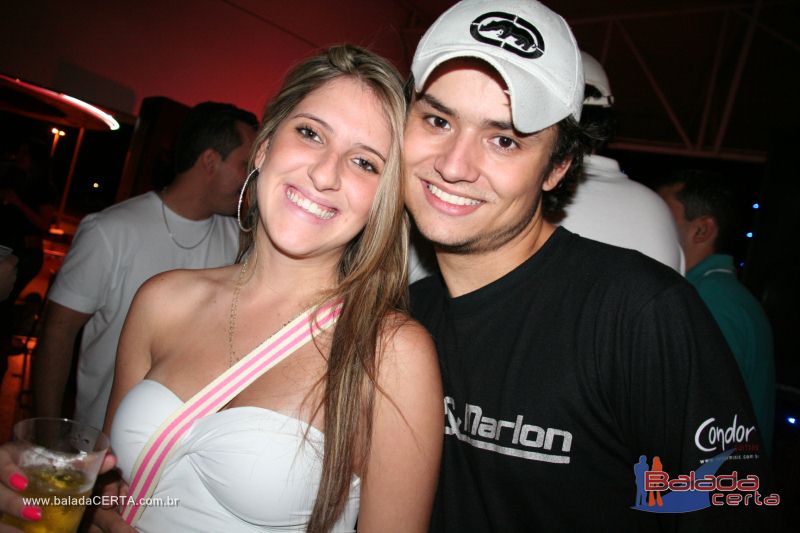 Balada: Fotos de domingo na 1 Galinhada Sertaneja na Plataforma do Choop - DF