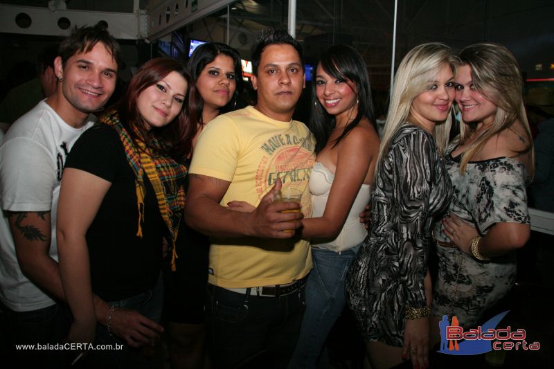 Balada: Fotos de Sexta na Plataforma do Choop na Cidade do Automovel - DF