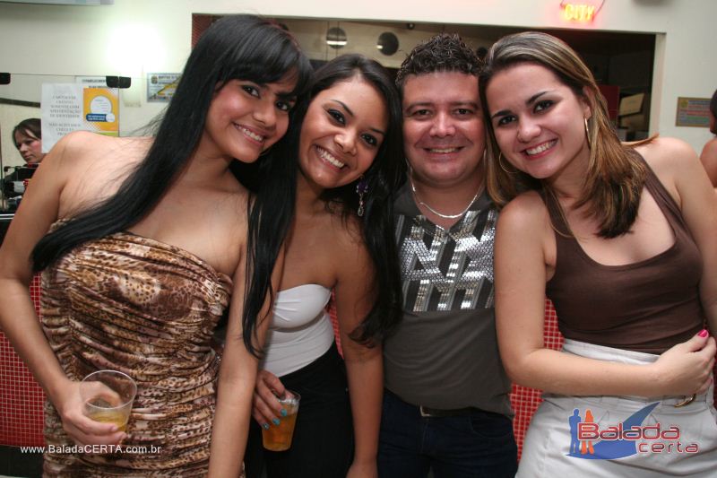 Balada: Fotos de Sexta na Plataforma do Choop na Cidade do Automovel - DF