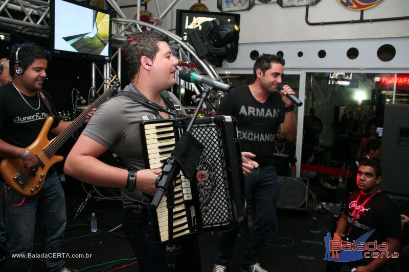 Balada: Fotos de Sexta na Plataforma do Choop na Cidade do Automovel - DF