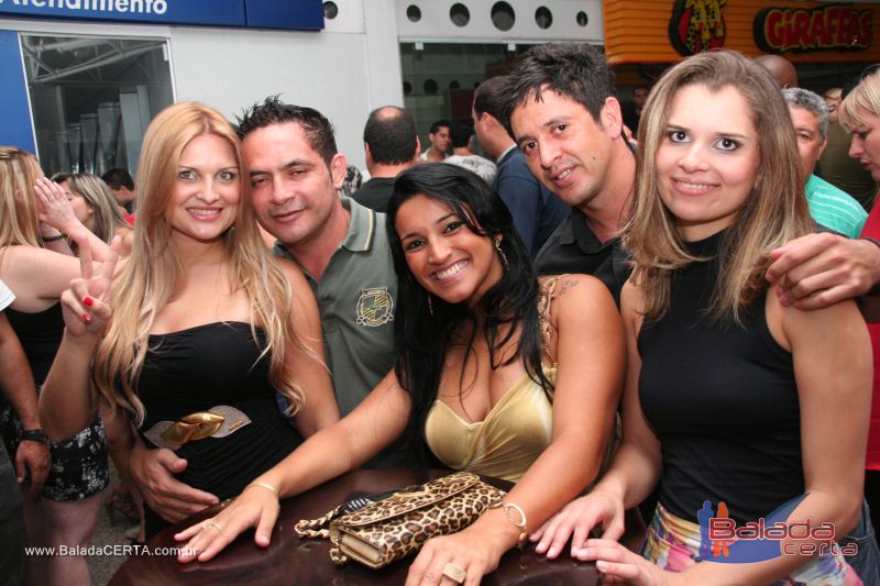 Balada: Fotos de Sexta na Plataforma do Choop na Cidade do Automovel - DF