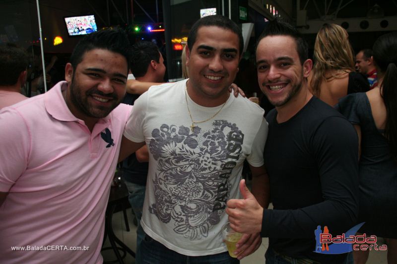 Balada: Fotos de Sexta na Plataforma do Choop na Cidade do Automovel - DF