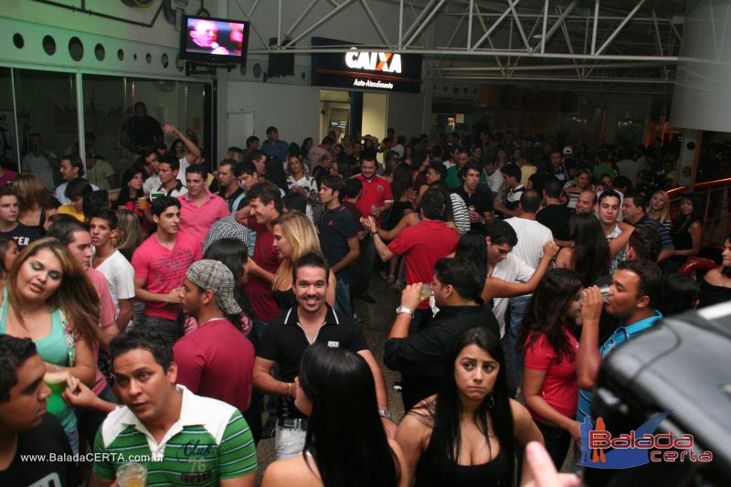 Balada: Fotos de Sexta na Plataforma do Choop na Cidade do Automovel - DF