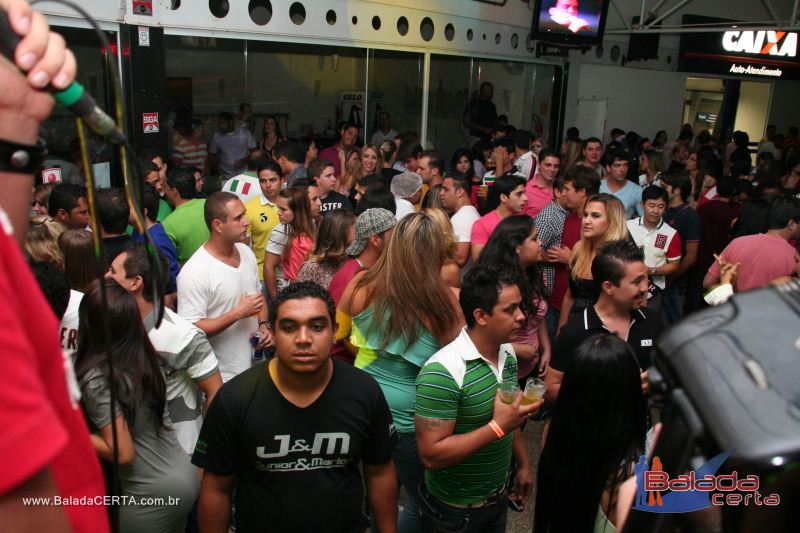 Balada: Fotos de Sexta na Plataforma do Choop na Cidade do Automovel - DF