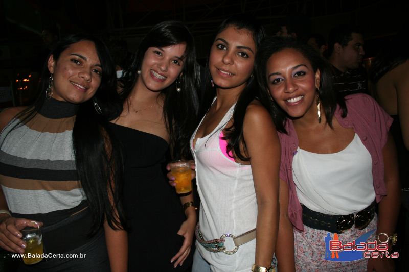 Balada: Fotos de Sexta na Plataforma do Choop na Cidade do Automovel - DF