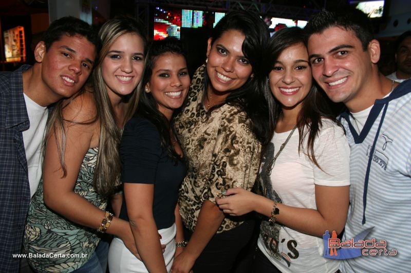 Balada: Fotos de Sexta na Plataforma do Choop na Cidade do Automovel - DF