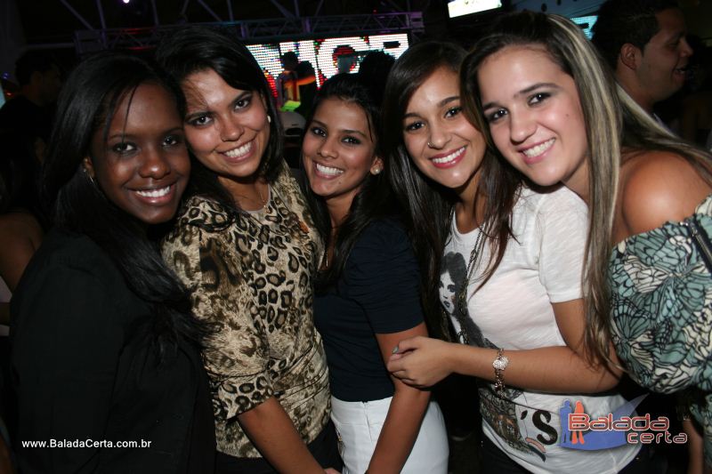 Balada: Fotos de Sexta na Plataforma do Choop na Cidade do Automovel - DF