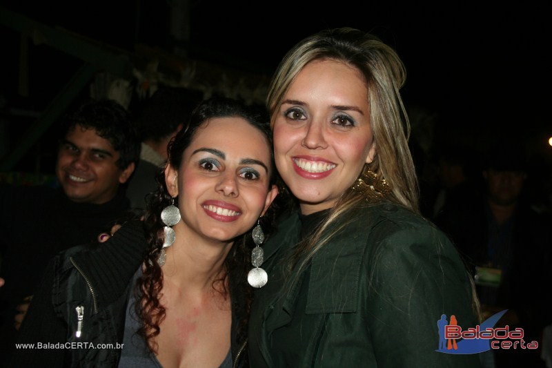 Balada: Fotos de sabado na Fenamilho 2010 em Patos de Minas - MG