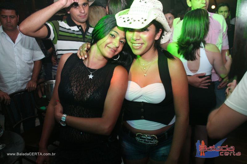 Balada: Fotos de quarta no Barril 66 em guas Claras - DF