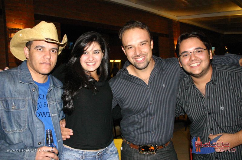 Balada: Fotos da 1 Quarta Sertanejo Universitario no Planeta Country em guas Claras - DF