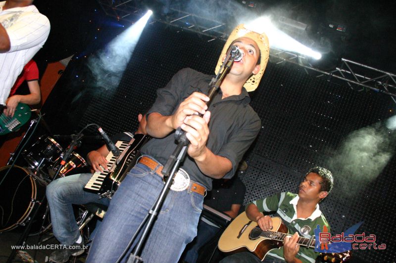 Balada: Fotos da 1 Quarta Sertanejo Universitario no Planeta Country em guas Claras - DF