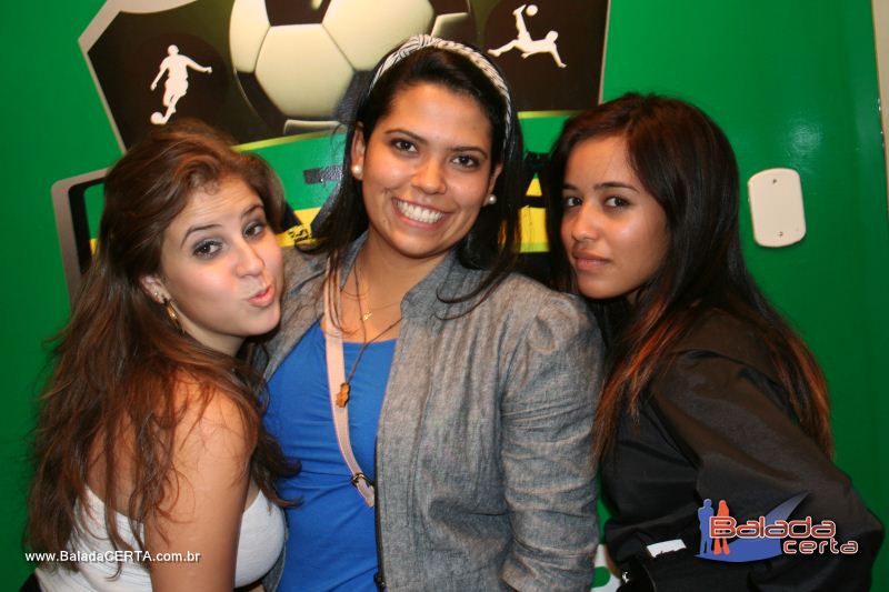 Balada: Fotos de Sexta no Brazucas Sport Bar com Guilherme & Giulliano - guas Claras - DF