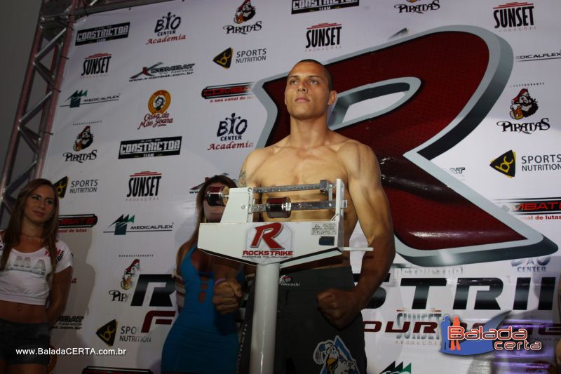 Balada: RockStriker MMA - Pesagem e Coletiva de Imprensa