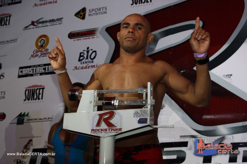 Balada: RockStriker MMA - Pesagem e Coletiva de Imprensa
