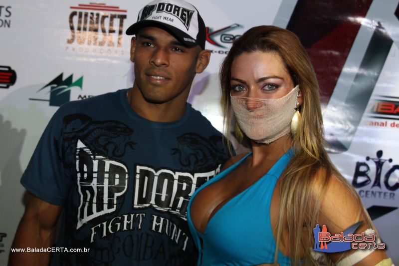 Balada: RockStriker MMA - Pesagem e Coletiva de Imprensa