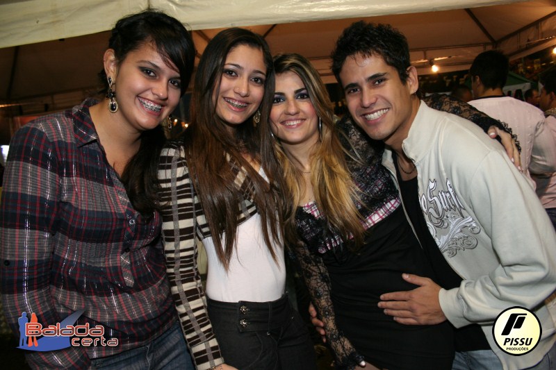 Balada: Fotos de Sexta na Festa Junina no Bras�lia Country Club - DF