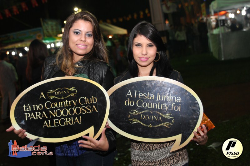 Balada: Fotos de Sexta na Festa Junina no Bras�lia Country Club - DF