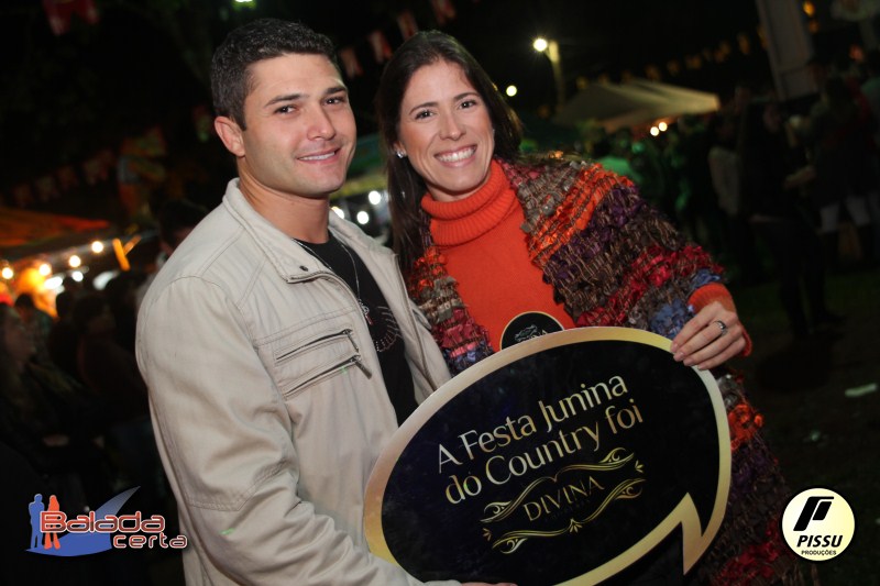 Balada: Fotos de Sexta na Festa Junina no Bras�lia Country Club - DF