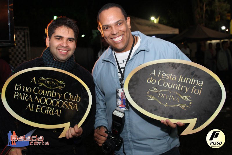 Balada: Fotos de Sexta na Festa Junina no Bras�lia Country Club - DF