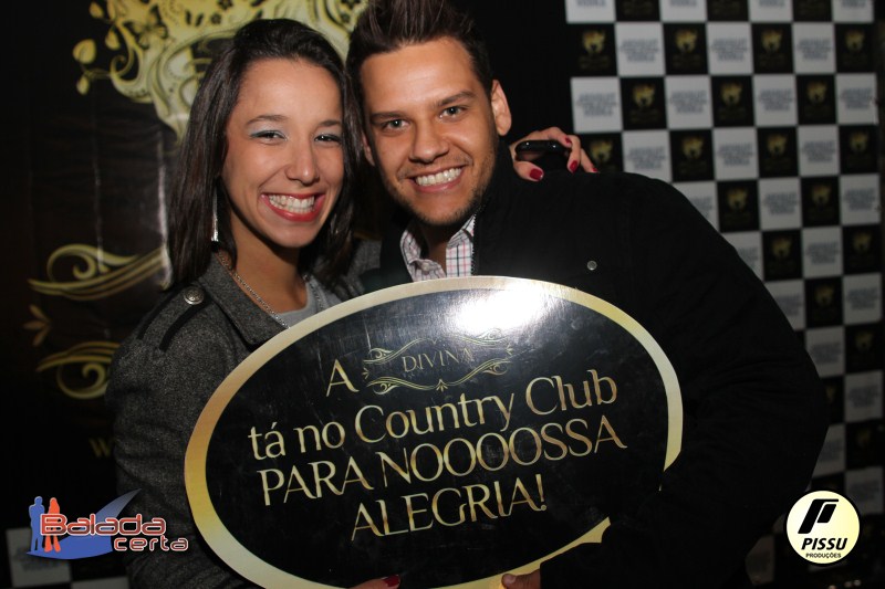 Balada: Fotos de Sexta na Festa Junina no Bras�lia Country Club - DF