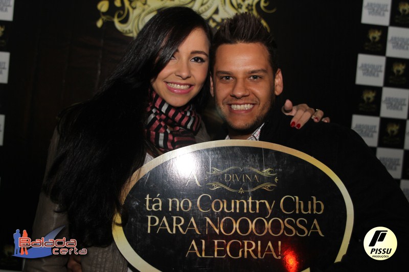 Balada: Fotos de Sexta na Festa Junina no Bras�lia Country Club - DF