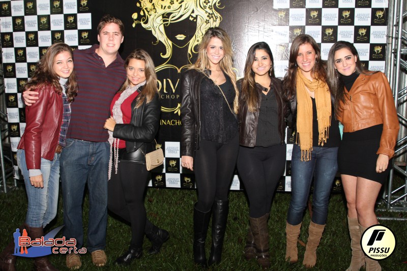 Balada: Fotos de Sexta na Festa Junina no Bras�lia Country Club - DF