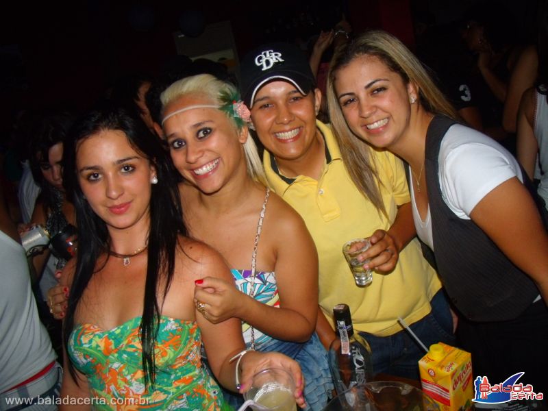 Balada: Luau The Pub